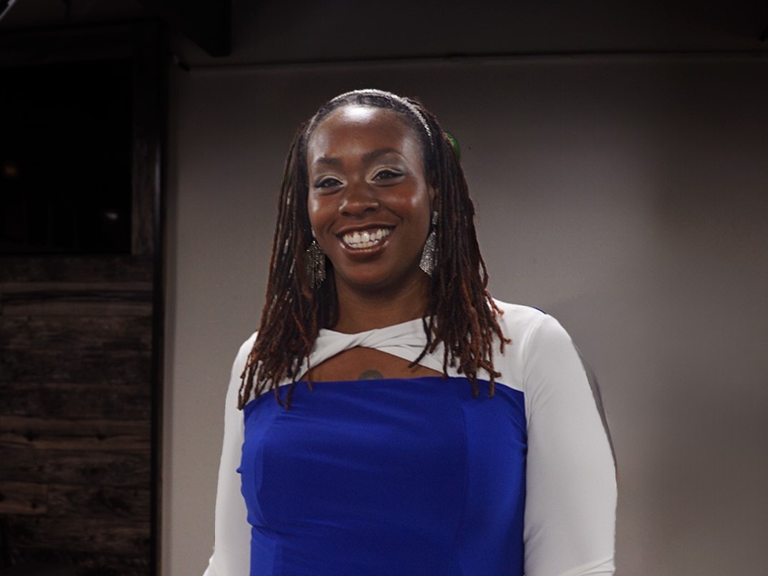 Picture of Etana Shakur White