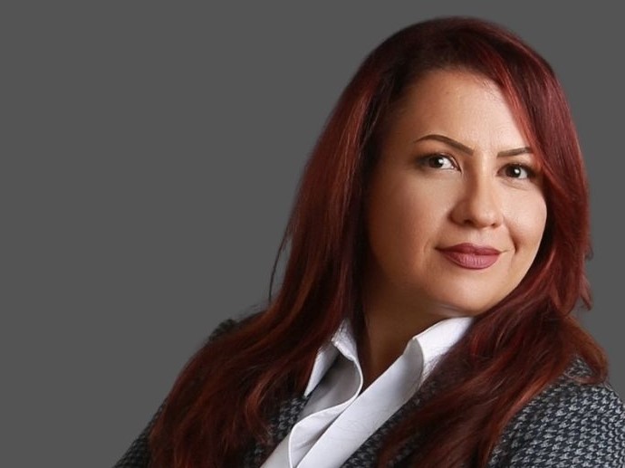 Picture of Anjela Nowbahar