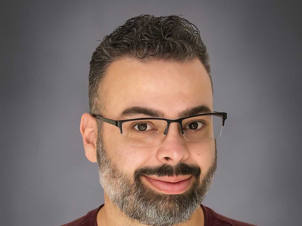 Picture of Cris Llanos