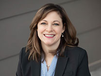 Picture of Christine Plentyhoops